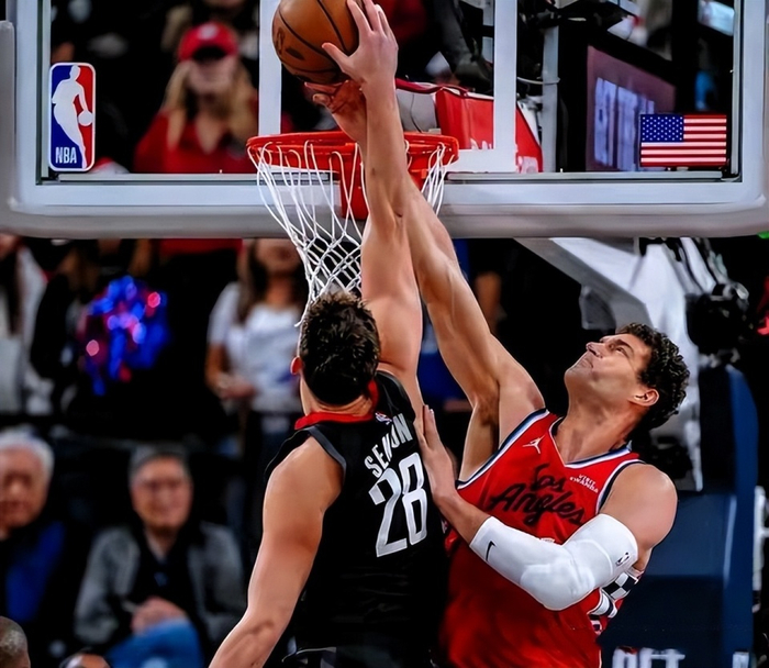 这也行？洛杉矶快船冲刺阶段外线爆发赛后山东泰山备战欧超杯，清晨多特蒙德调整名单以备足总杯(山东泰山足球俱乐部引援最新消息)